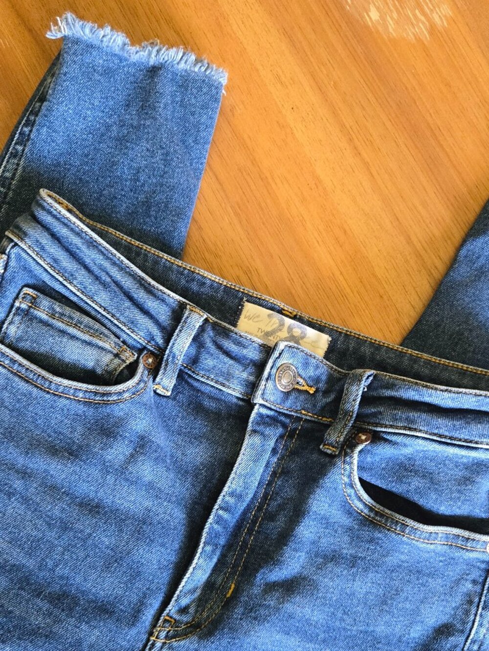 we the free | medium wash raw hem skinny jeans | size 28 - Picture 5 of 6